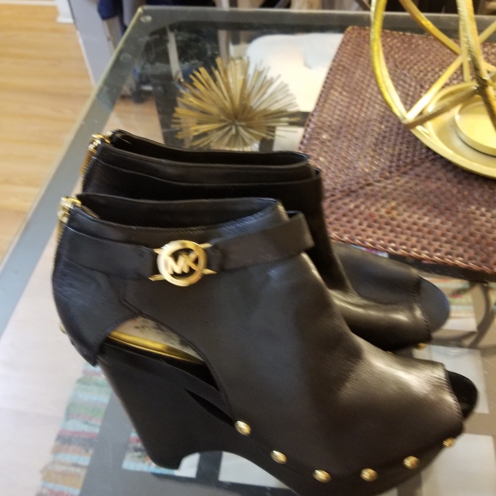 Michael Kors Peep toe Booties♡